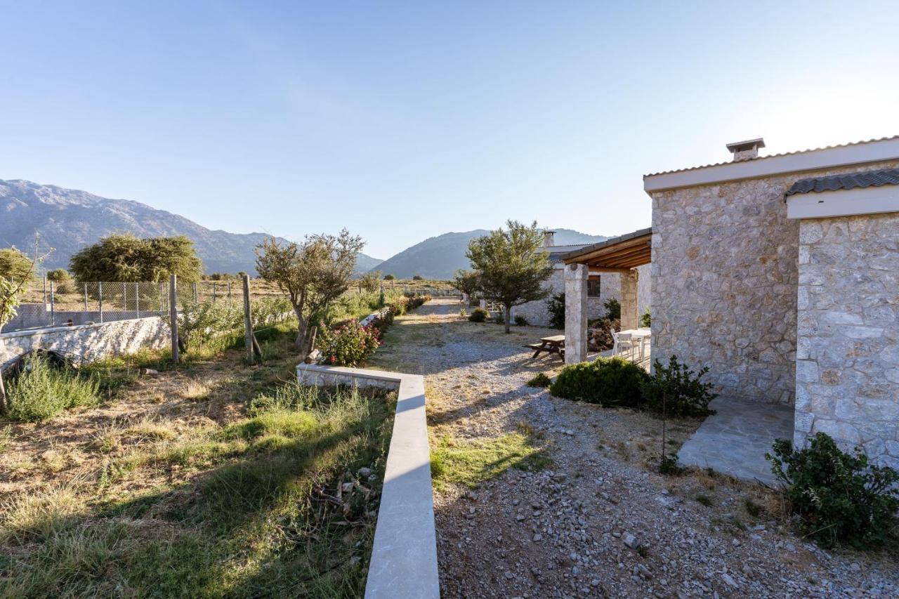 Omalos Village Exterior photo