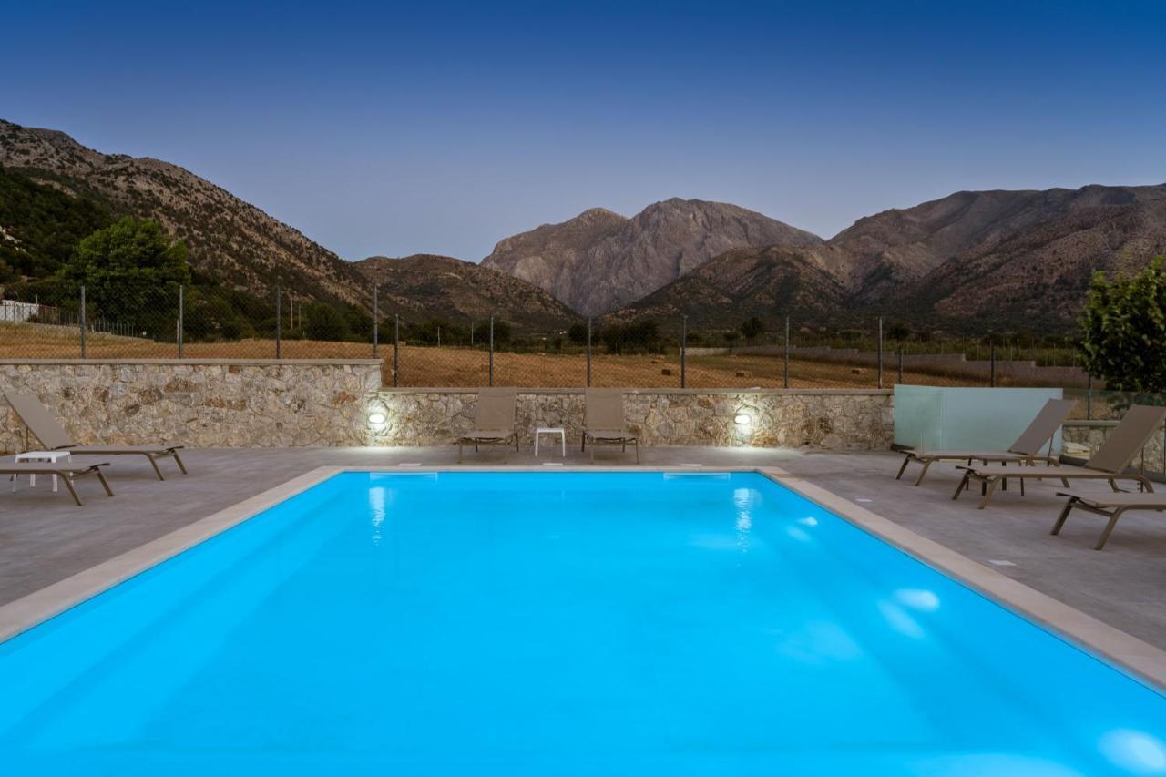 Omalos Village Exterior photo